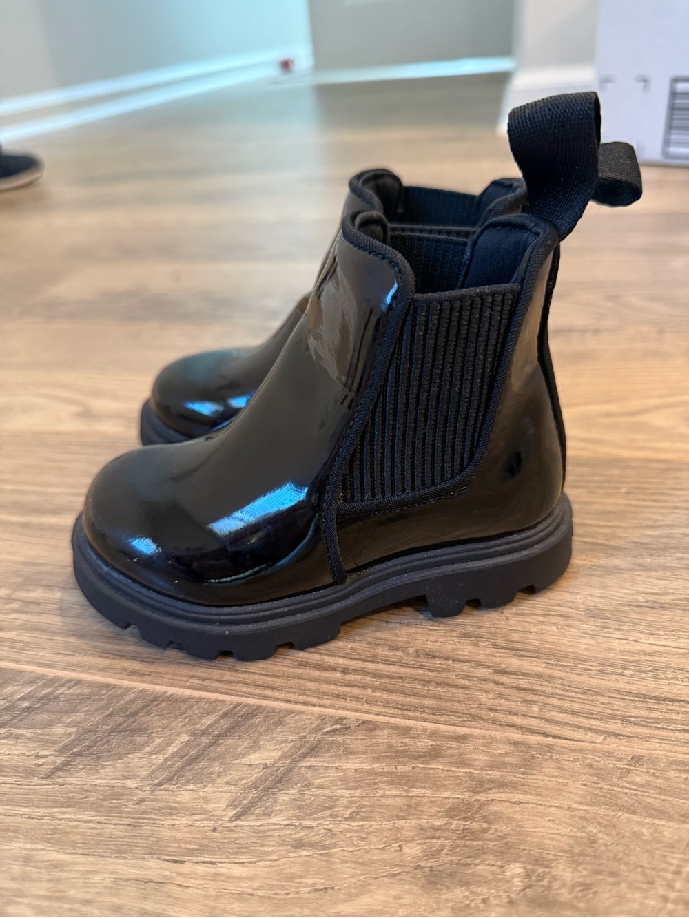 Toddler Native Brand boots size 6